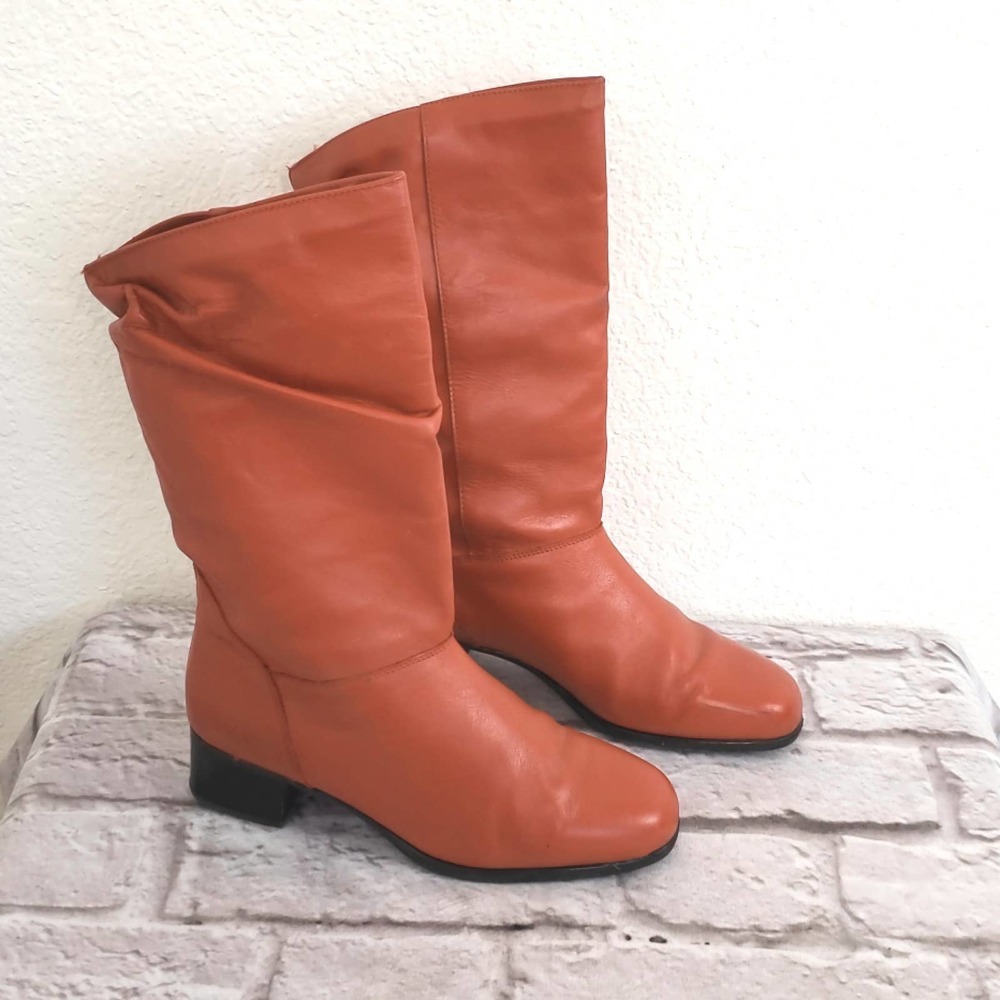 Details women's Red Calf Boots size 9D